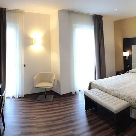 Rosa 3* Torbole Sul Garda